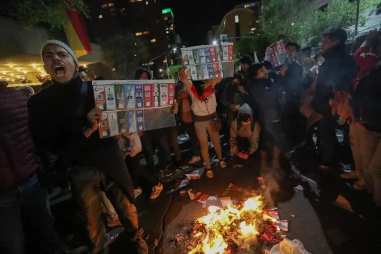 Bolivianos: No nos da la gana de vivir en una dictadura como la venezolana