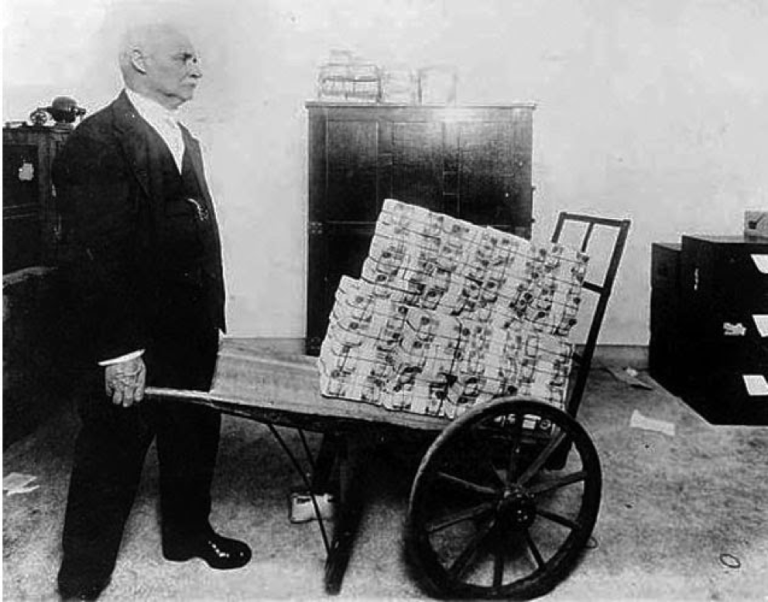 ¿Pueden los bancos centrales evitar los auges y declives con la cantidad «correcta» de creación de dinero?